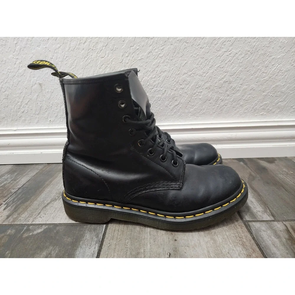 Dr. Martens 1460 Womens Black Smooth Leather 8-Eye Combat Boots Size 6 US
